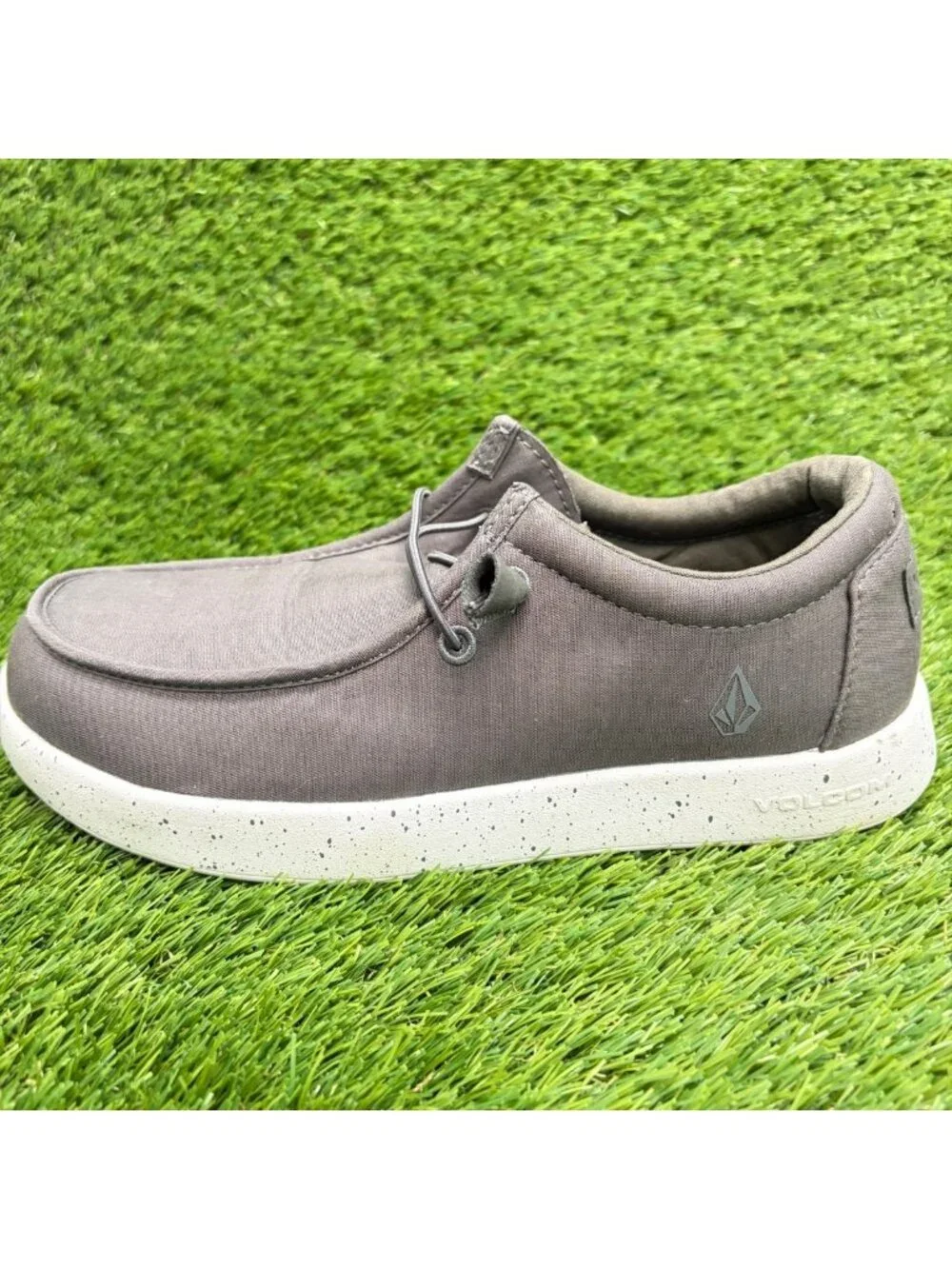 Volcom Chill Womens Size 9D Dark Gray White Composite Toe Safety Work Shoes